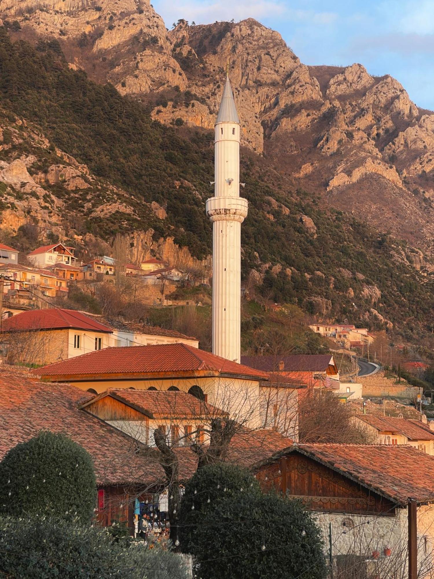 Pisha Panoramic Rooms Kruje Bagian luar foto